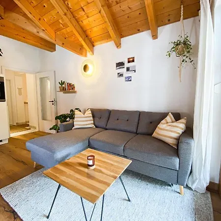 Lovely & Well Lake Lounge Sport-Apartment Netflix شقة *